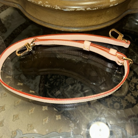 Brea Patent Leather Shoulder Handbag - Picture 13 of 15